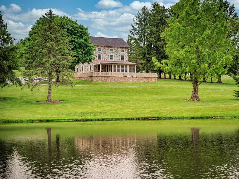 The Farmhouse at Moccasin Run Golf Club